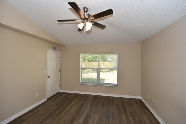 Building Photo - 6 Seckel Ct