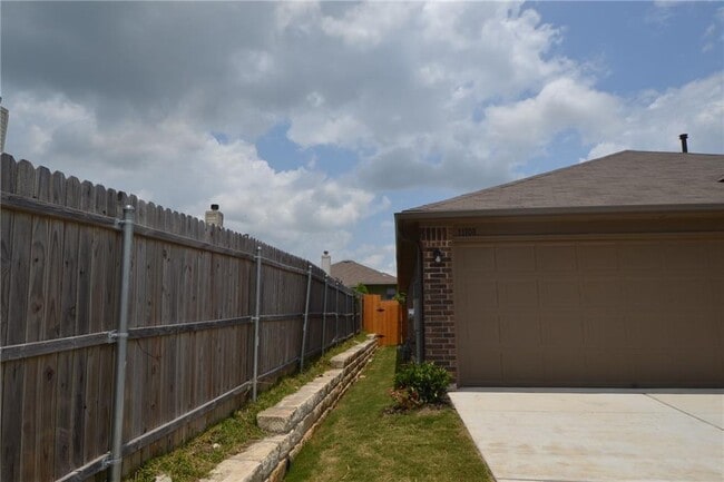 Building Photo - 11108 Furrow Hill Dr