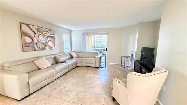 Building Photo - 9481 Highland Oak Dr