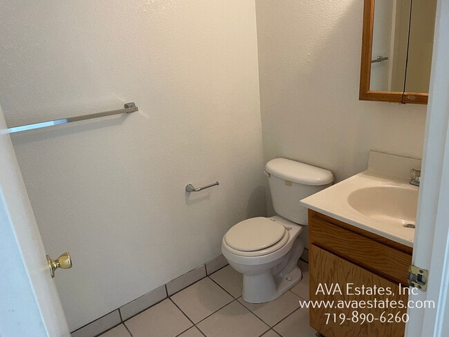 Building Photo - 279 W Coral Dr
