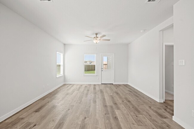 Building Photo - 4006 Crowning Ct