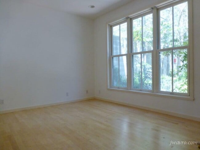 Building Photo - 2646 3rd St
