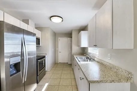 Building Photo - 2410 High Hollow Dr