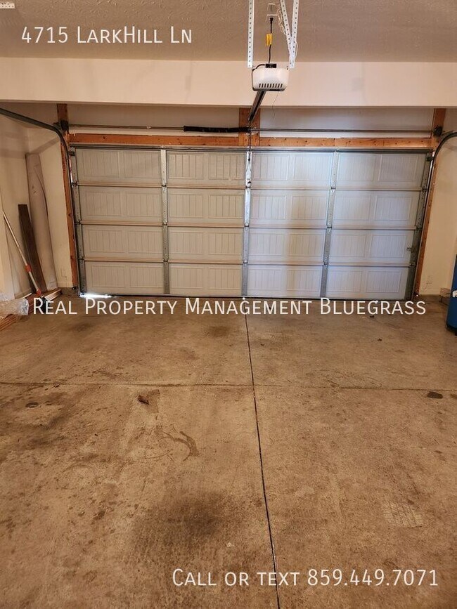Building Photo - 4715 Larkhill Ln