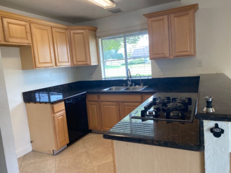 Building Photo - 355 W Sierra Ave