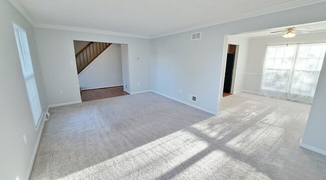 Building Photo - 3 Bed / 3 Bath Single Family Home