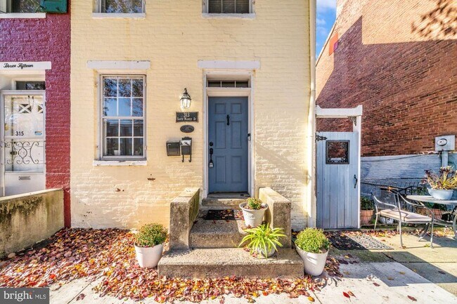 Building Photo - 313 N Market St