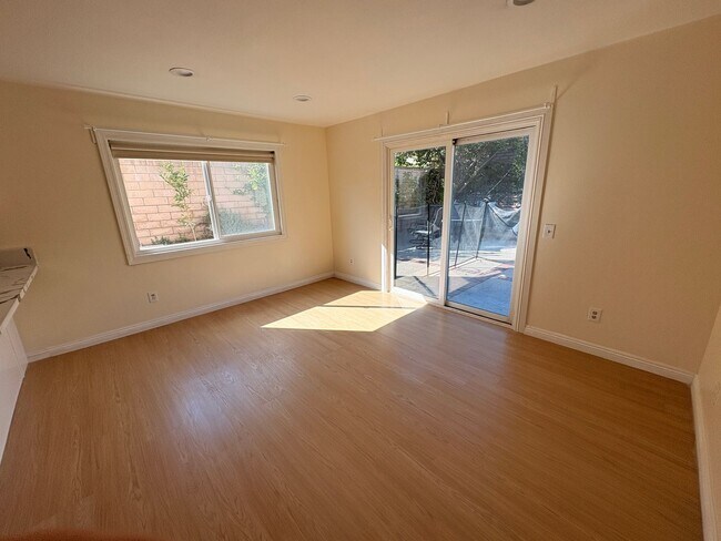 Building Photo - Rancho Cucamonga Gem – Stylish Single-Stor...