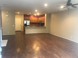 Building Photo - 15723 Parkhouse Dr