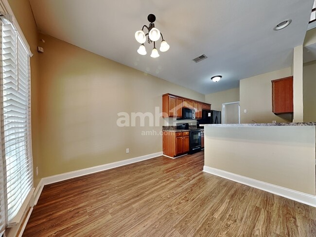 Building Photo - 10900 Parkgate Ln