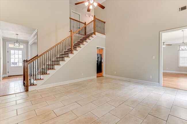 Building Photo - 1111 Sumter Landing Cir