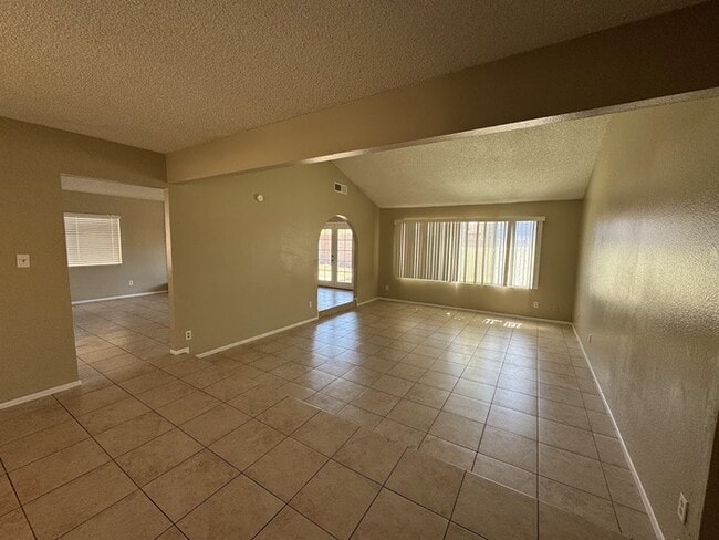 Building Photo - 5339 W Yucca St