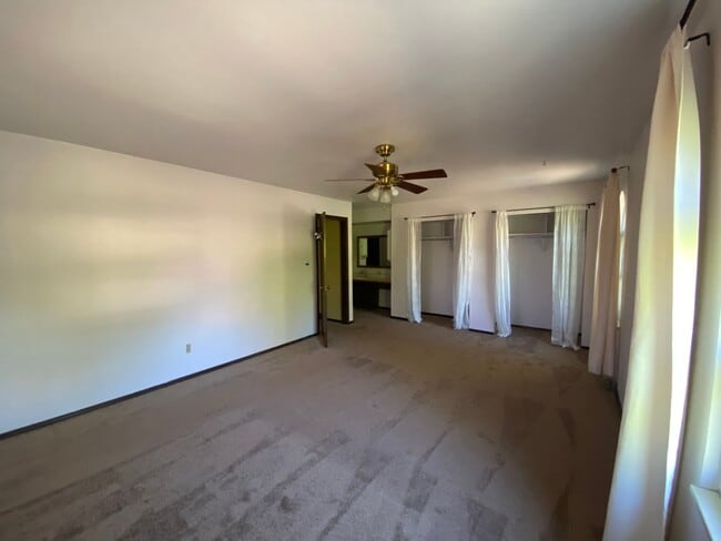 Building Photo - 1632 S Macon St