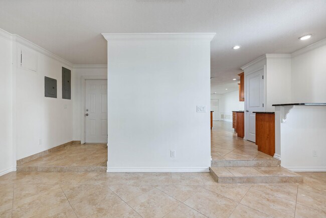 Building Photo - 3697 Holly Dr