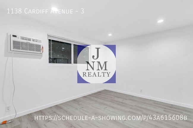 Building Photo - New modern 1 Bed + 1 Bath + Parking