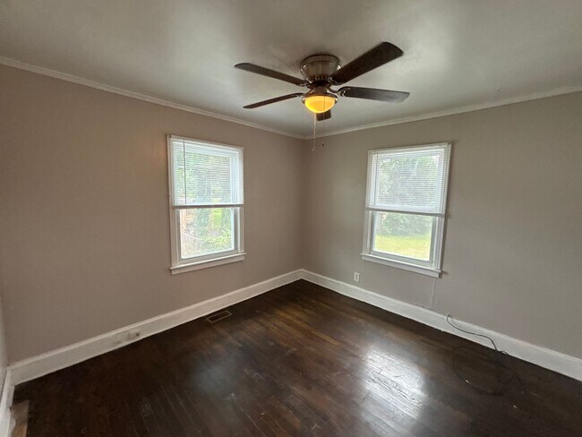 Building Photo - 410 Blacksnake Rd