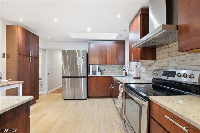 Building Photo - 65 Aspen Dr