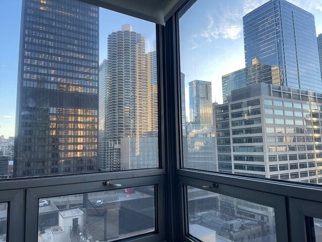 Building Photo - 440 N Wabash Ave