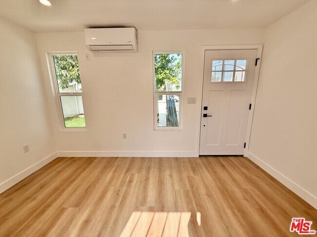 Building Photo - 3900 2nd Ave