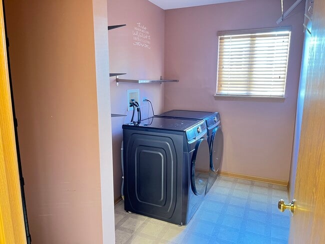 Building Photo - 2289 Grand Pointe Trail