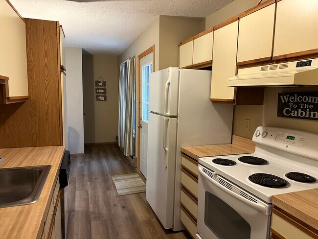 Building Photo - 5 Masters Trail