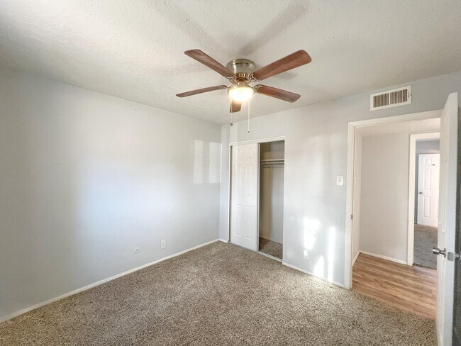 Building Photo - 12509 Nambe Ave NE