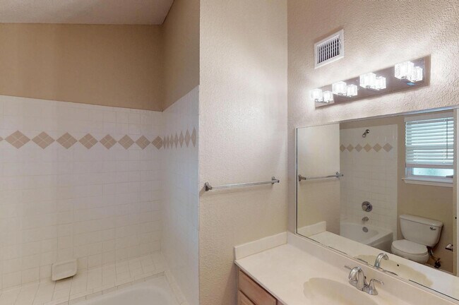 Building Photo - 1108 Coyote Ln