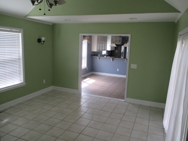 Building Photo - 101 Serenity Ct