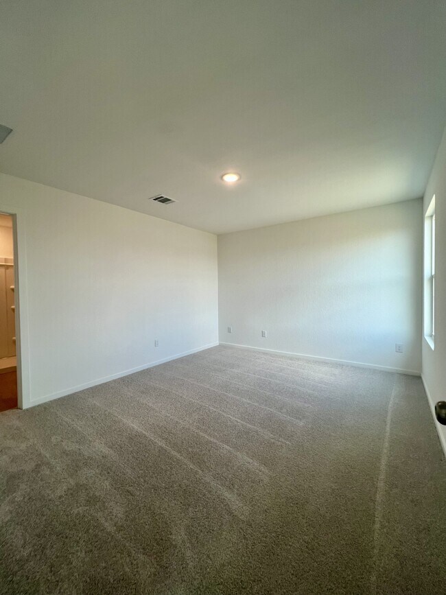 Building Photo - 9175 Trails End