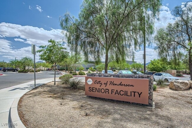 Building Photo - 591 Fox Chase St