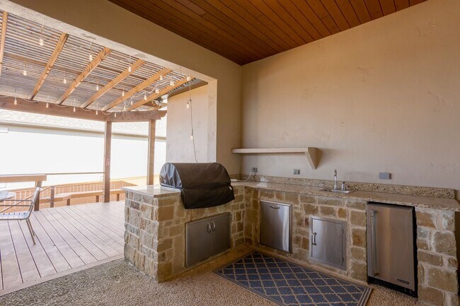 Building Photo - Home for Rent