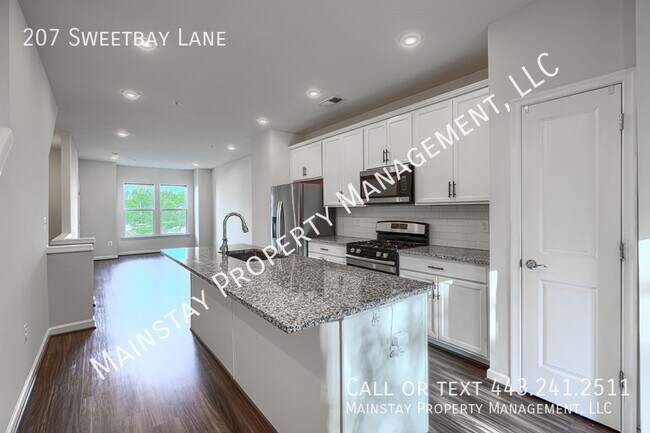 Building Photo - 207 Sweetbay Ln