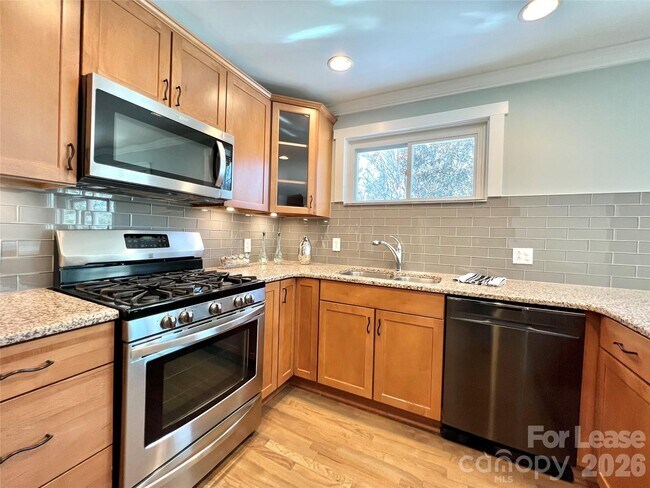 Building Photo - 4227 Murrayhill Rd