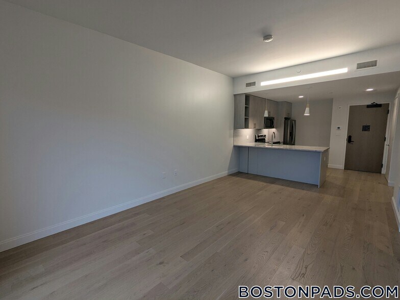 Building Photo - 55 Brighton Ave