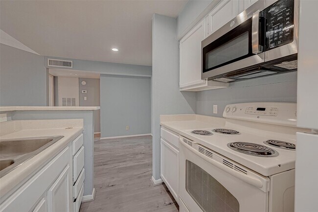 Building Photo - 14600 Fonmeadow Dr