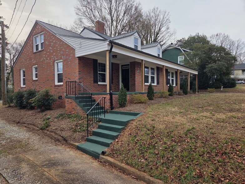 Building Photo - 415 Ford St