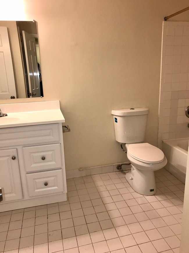 Building Photo - 330 Winding River Dr