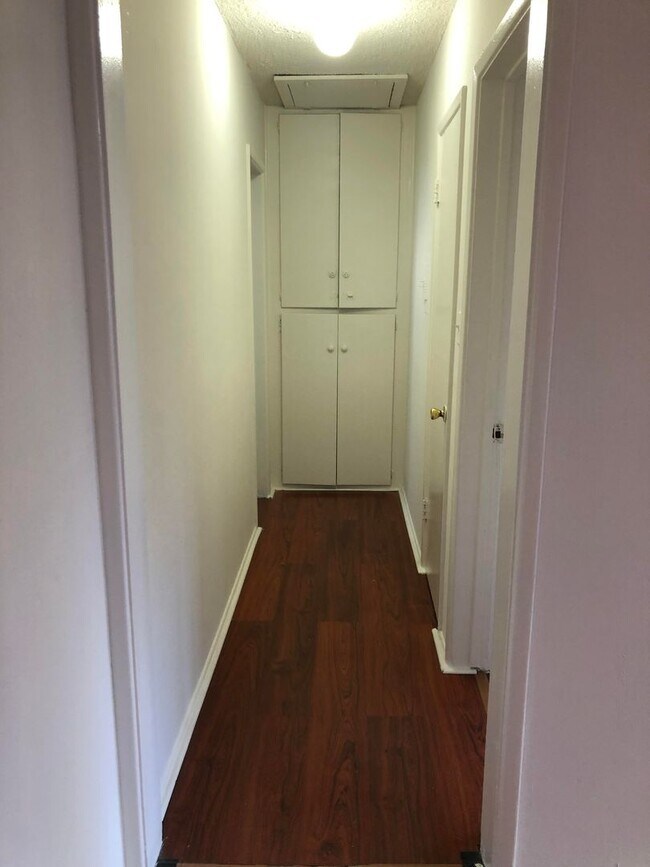 Building Photo - One Bedroom - Panorama City