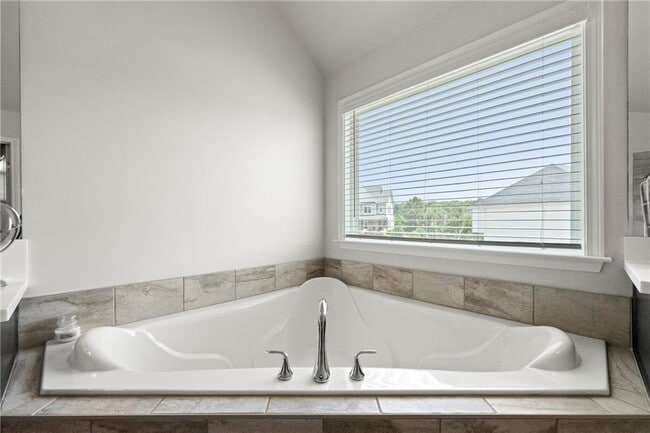 Building Photo - 4105 Vista Pointe Dr