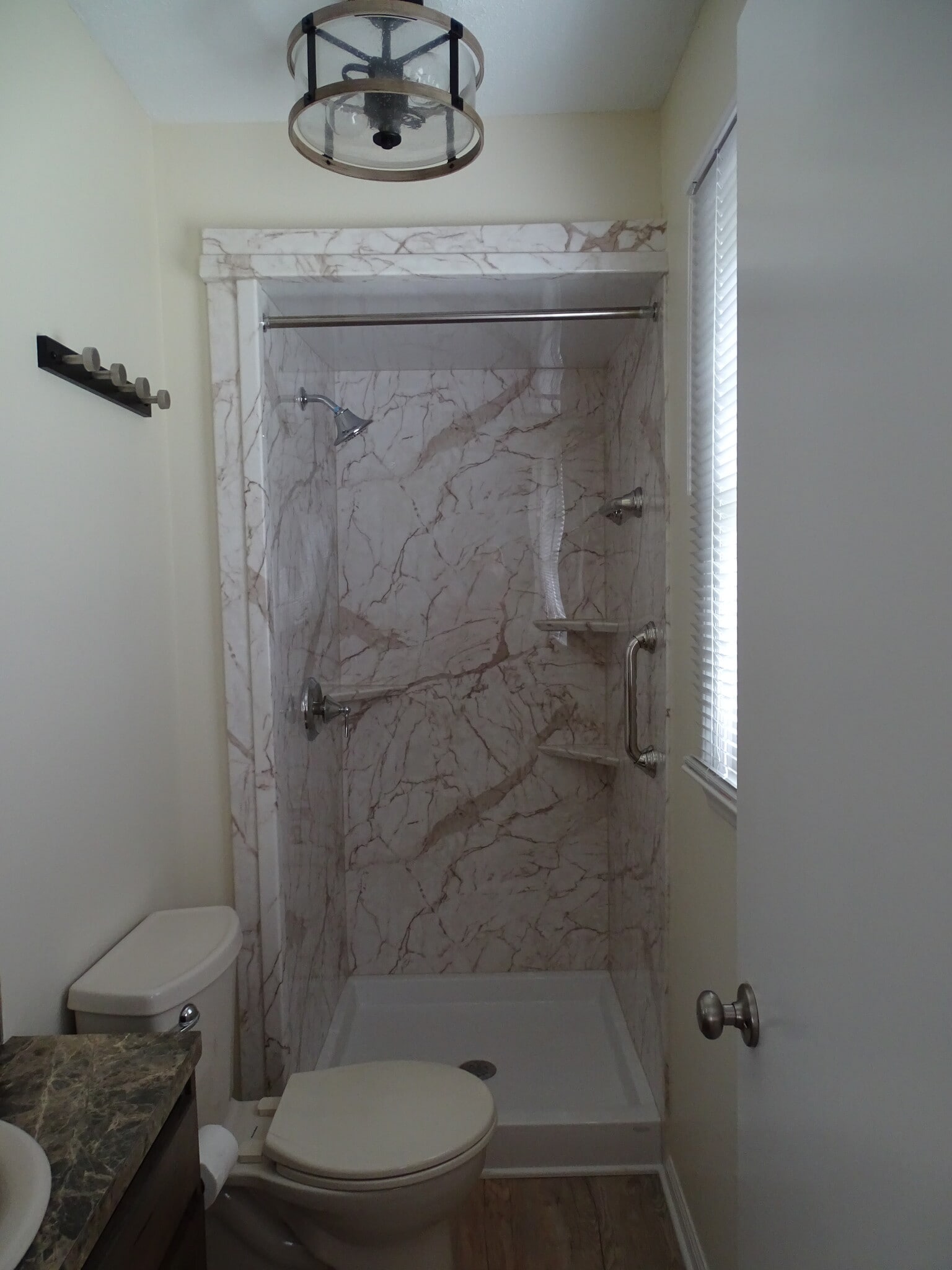 Master bath - 5694 Claridge Dr
