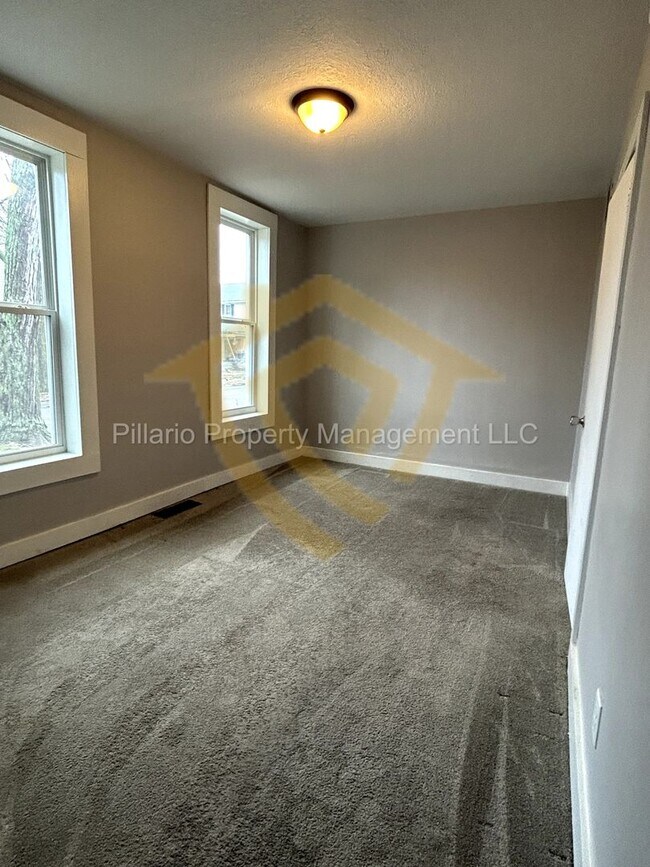 Building Photo - 631 Second Street