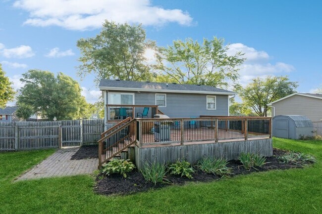 Building Photo - QUIET NEIGHBORHOOD!!  3 Bedroom, 1.5 Bath Home in Norwalk