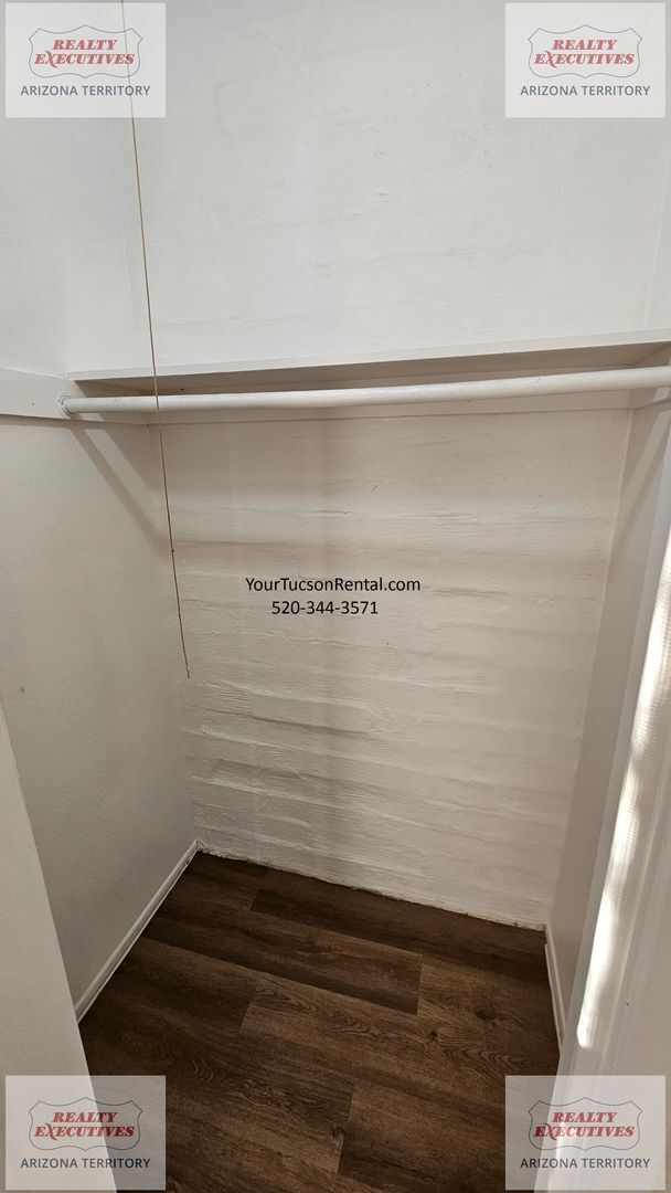 Building Photo - Fort Lowell & Campbell area Condo - 2 Bedrooms & 1.5 Bathrooms