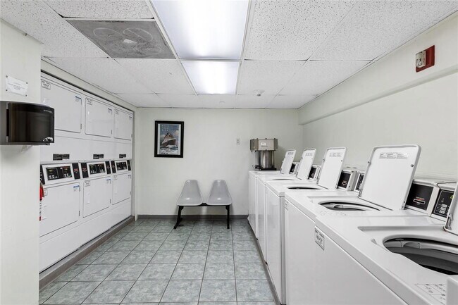 Building Photo - 4010 Galt Ocean Dr