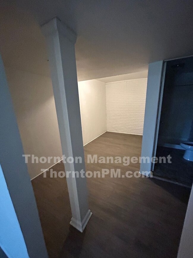 Building Photo - Culpeper Newly Renovated Townhouse