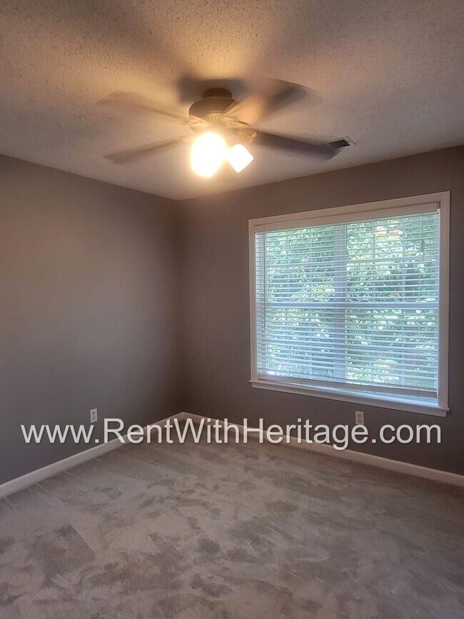 Building Photo - GORGEOUS HOME IN POPULAR HIGHLANDS AT CREEKSIDE GOLF / SWIM / TENNIS COMMUNITY