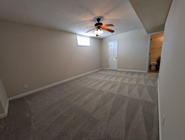 Building Photo - Gorgeous Brick 4 bedroom, 4 bathroom home located in the Farmwood community in Minthill!