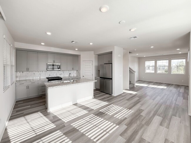 Building Photo - ~ AVAILABLE NOW ~ New Construction Home for Rent in the NEW Heirloom Farms Community in Temecula!