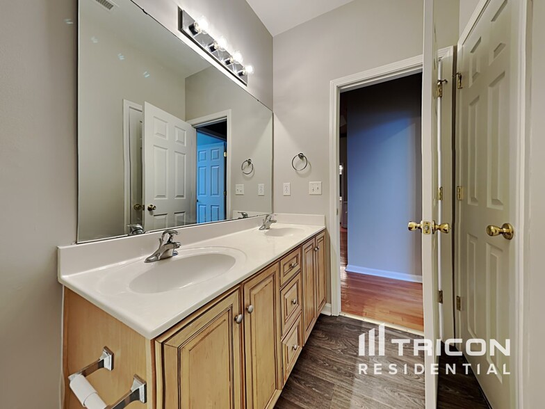 Building Photo - 123 Hearthwood Cir