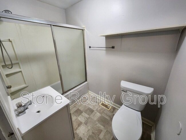 Building Photo - 114 N 14th St